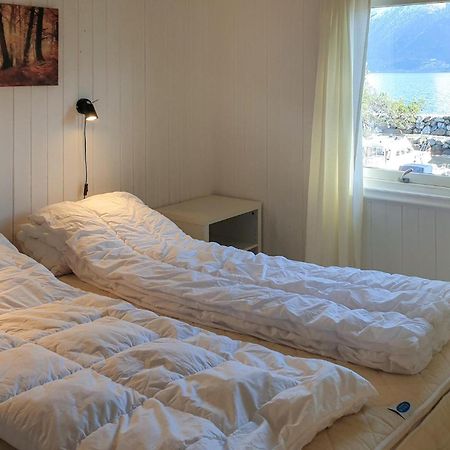 Beautiful Home In Vallavik With Kitchen Bu Eksteriør bilde