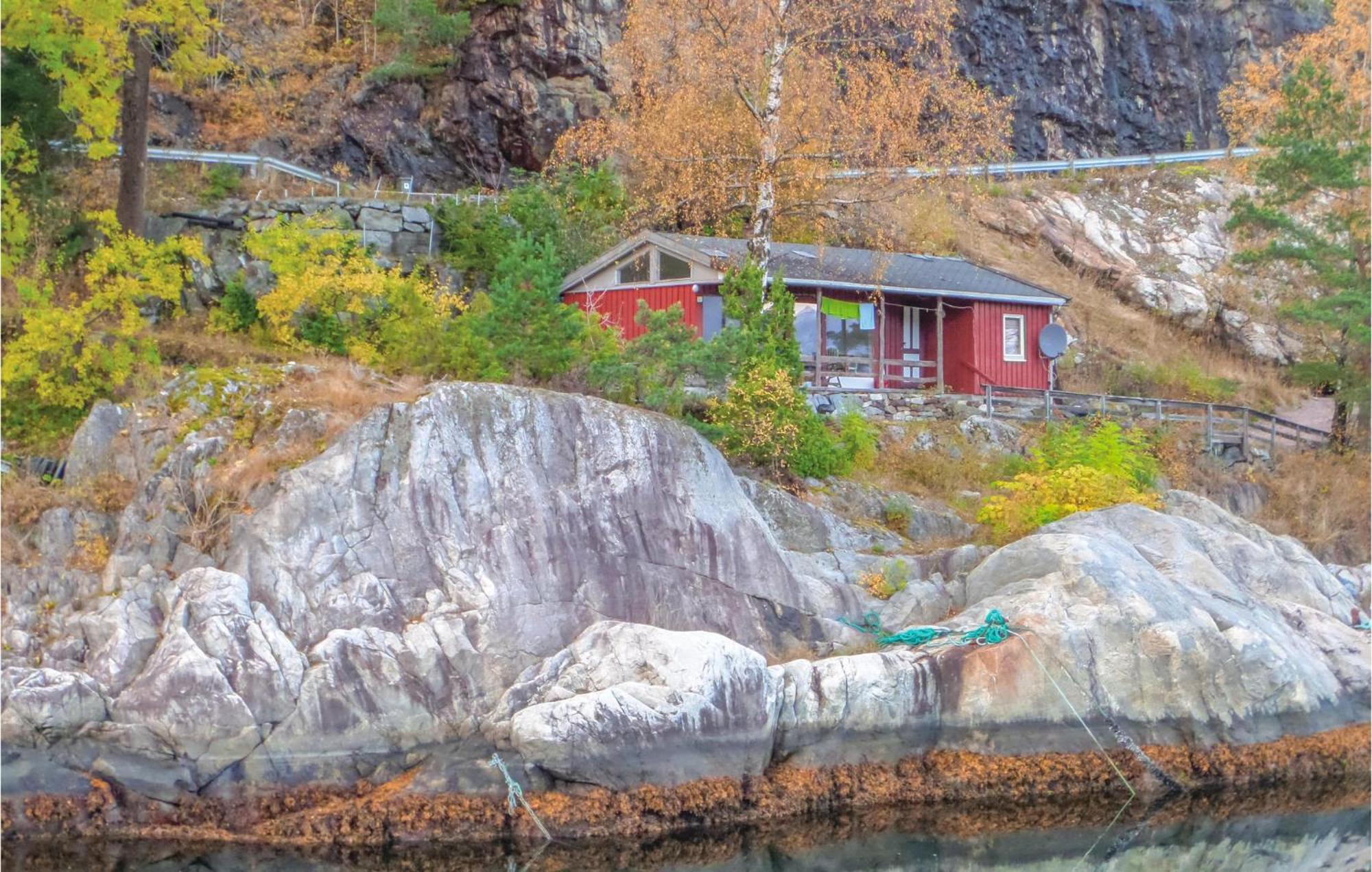 Beautiful Home In Vallavik With Kitchen Bu Eksteriør bilde