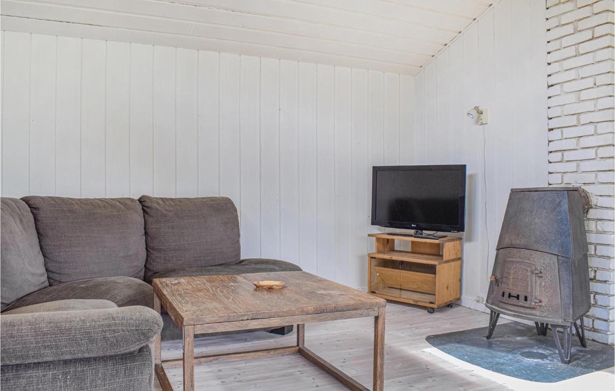 Beautiful Home In Vallavik With Kitchen Bu Eksteriør bilde