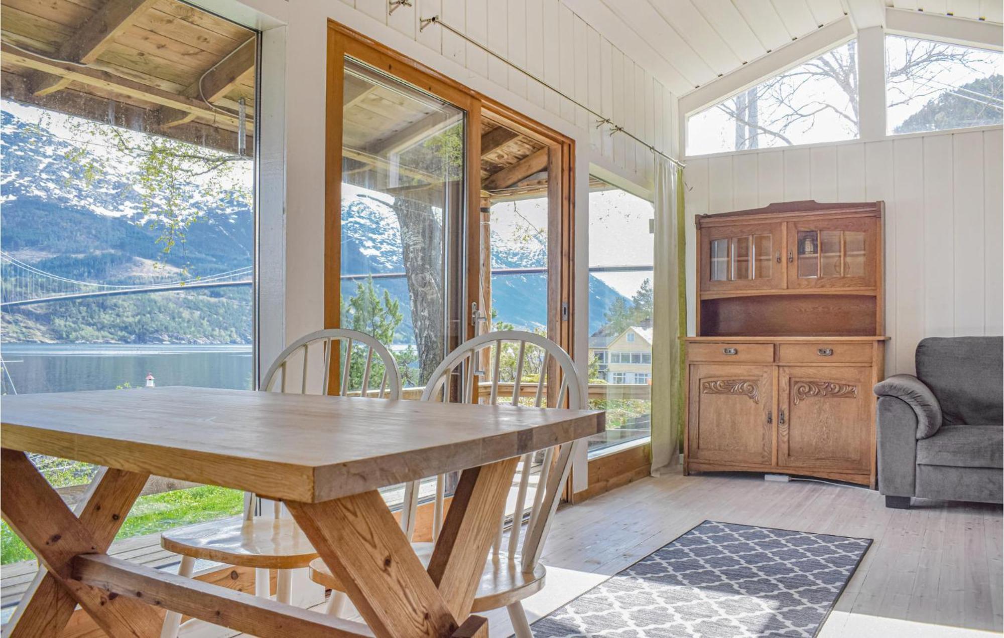Beautiful Home In Vallavik With Kitchen Bu Eksteriør bilde