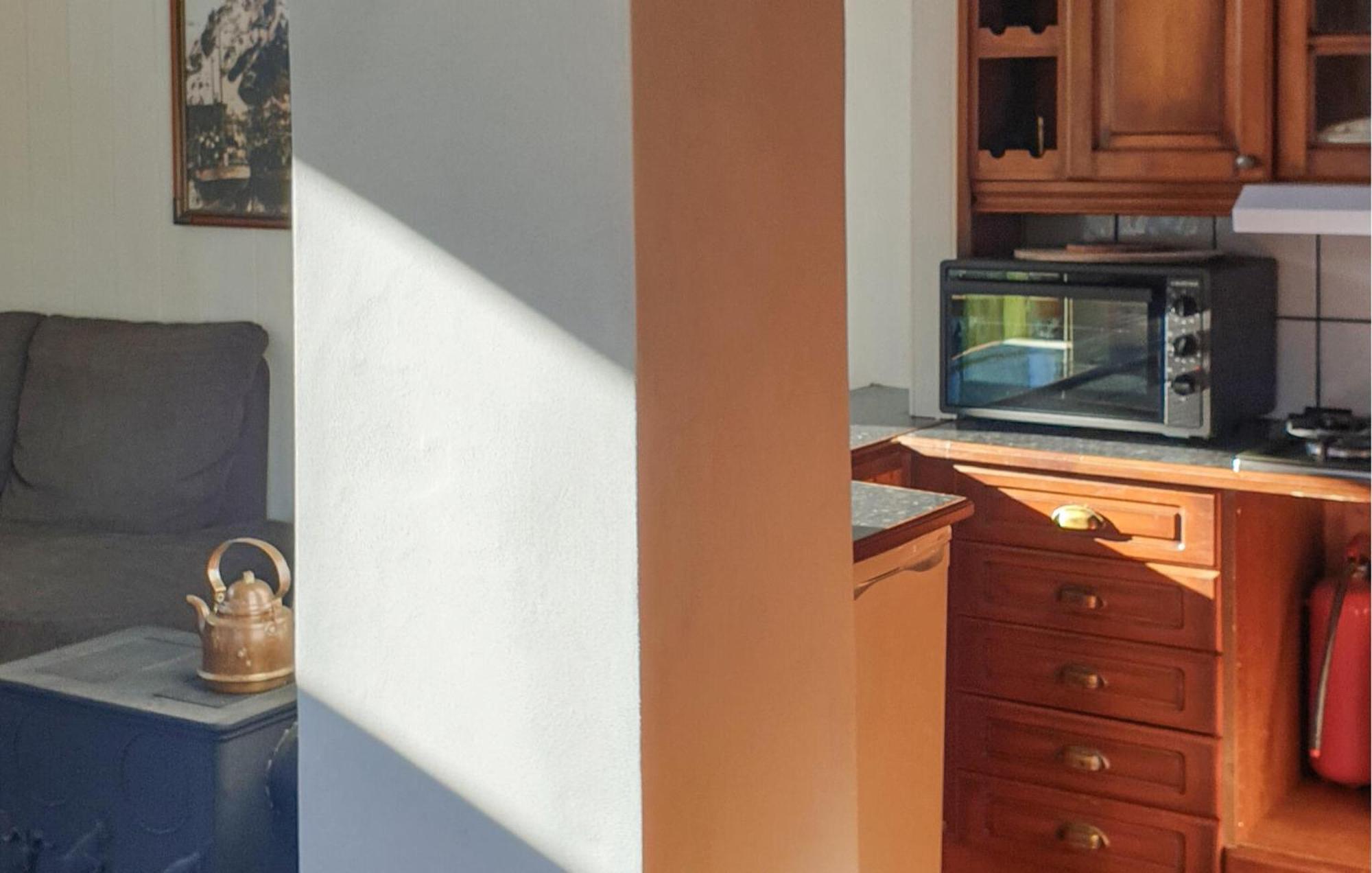 Beautiful Home In Vallavik With Kitchen Bu Eksteriør bilde