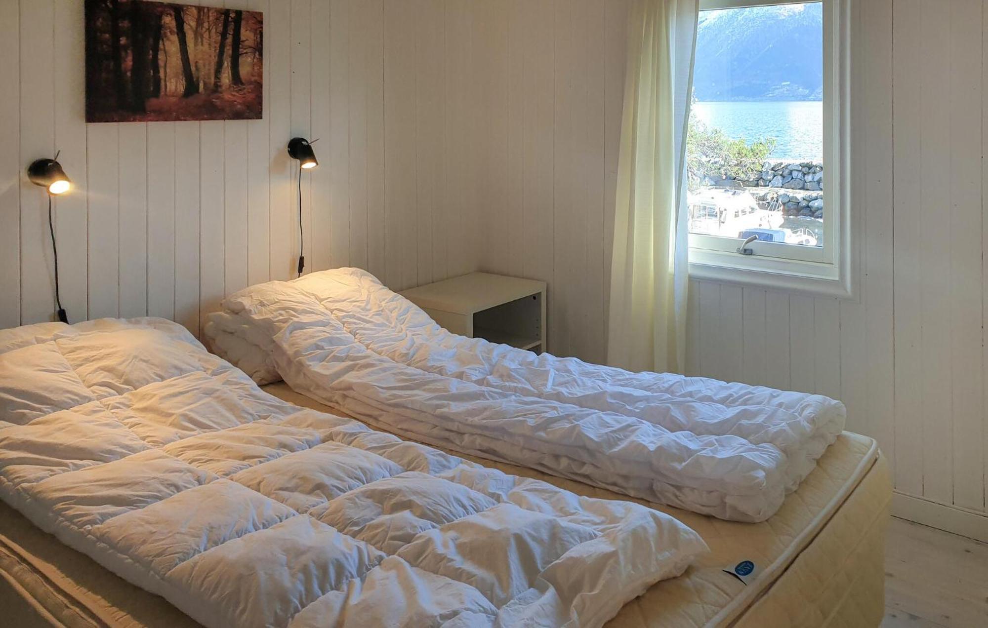 Beautiful Home In Vallavik With Kitchen Bu Eksteriør bilde